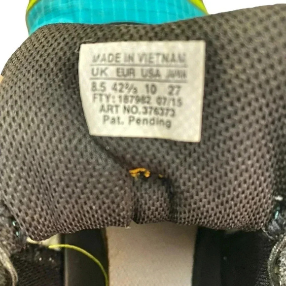 Saloman women’s size 10 sneaker. See pics for wear on bottom. - Picture 4 of 5